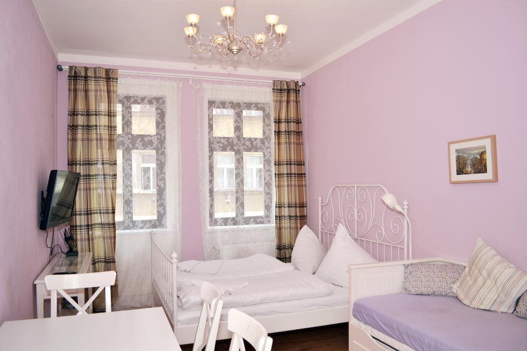 Ruterra Apartment Cimburkova Prague Bilik gambar